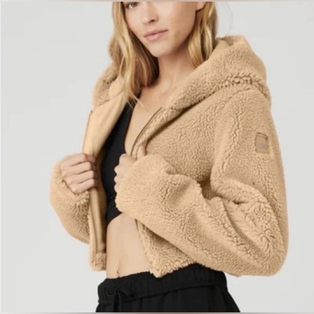 ALO Yoga LA Sherpa Jacket - XS Camel